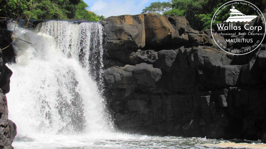 CataSpeed at Grand River South East waterfall