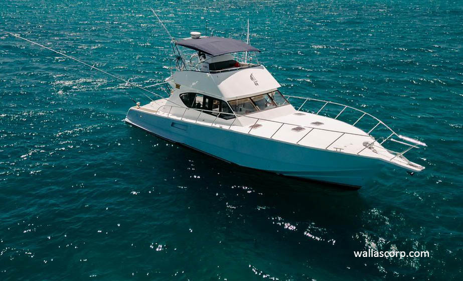 Angelyacht auf dem offenen Meer vor Mauritius